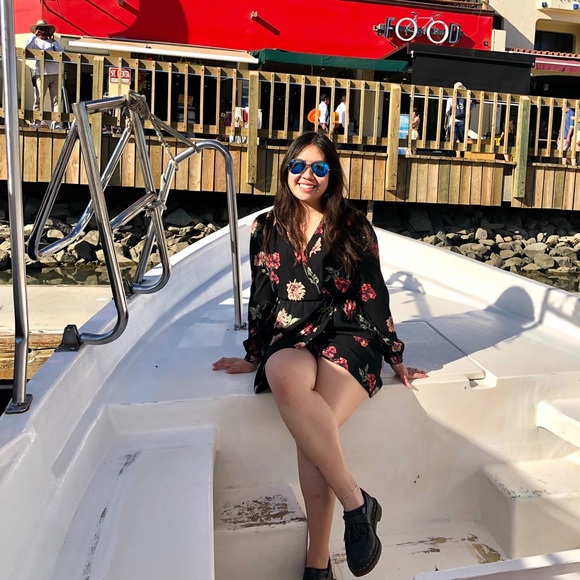 Meet your Posher, Connie - Picture 1 of 1